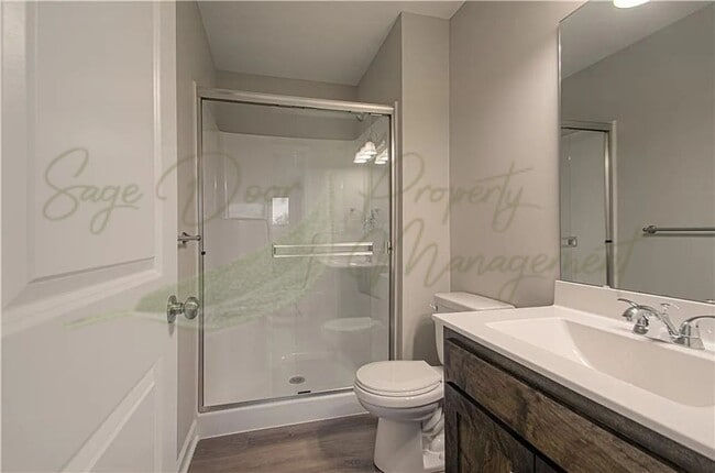 Building Photo - SPACIOUS AND MODERN DUPLEX!!!