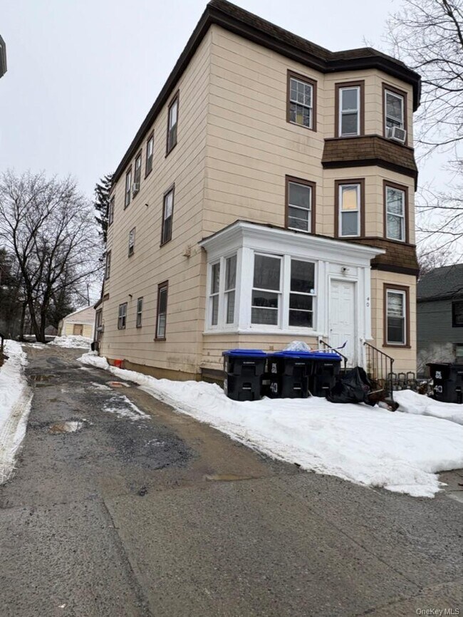 Building Photo - 40 Parker Ave