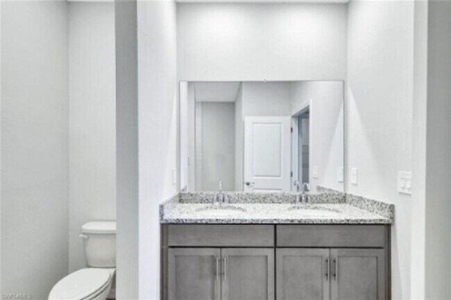 Building Photo - 1310 NW Juanita Pl