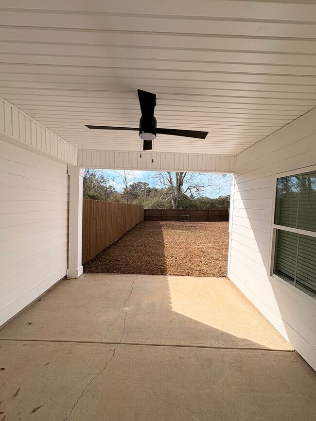 Building Photo - 104 Alva Ct