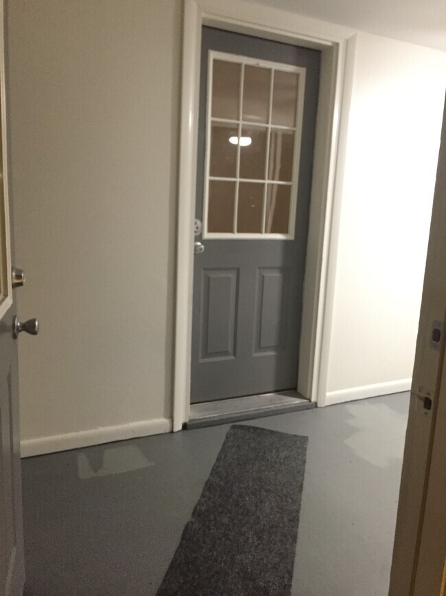 Building Photo - 125 Manhattan Dr