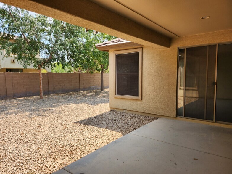Building Photo - 5225 W Siesta Way