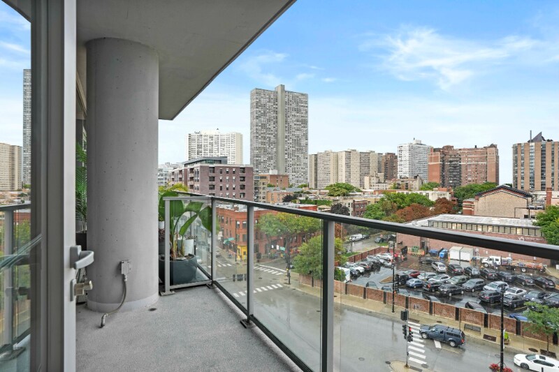 Building Photo - 3733 N Halsted St