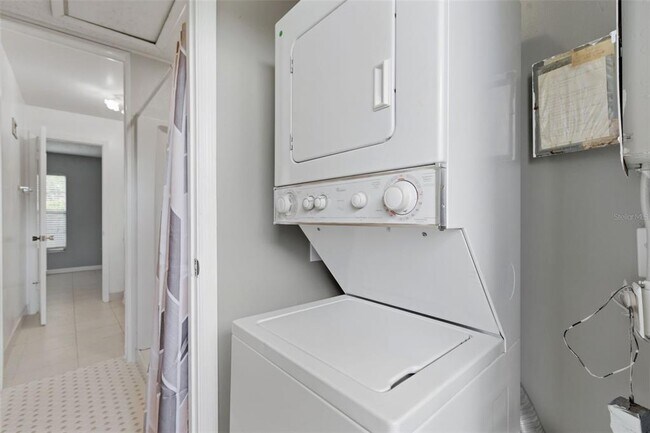 Building Photo - 9992 86th St