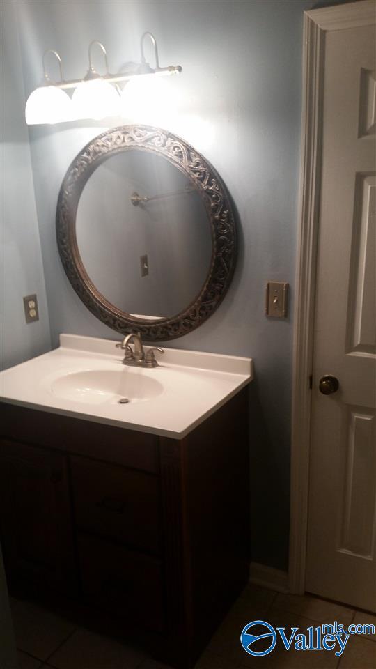 Building Photo - 1716 Ward Ave NE