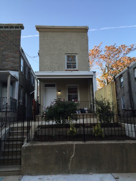 Primary Photo - 2668 Braddock St