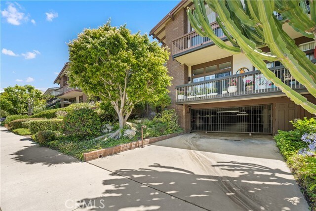Building Photo - 2322 Palos Verdes Dr W