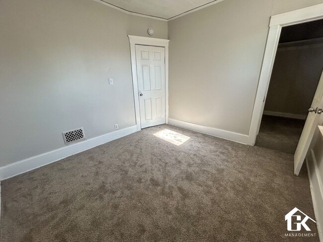 Building Photo - 4609 Vancouver St