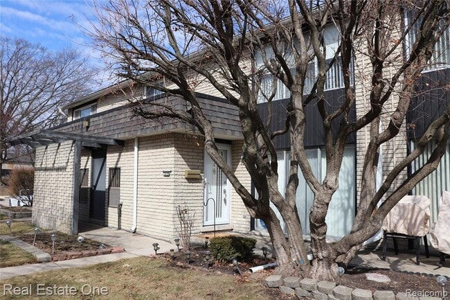 Building Photo - 8256 Karam Blvd