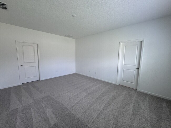 Building Photo - Modern New Construction Home in Central St...
