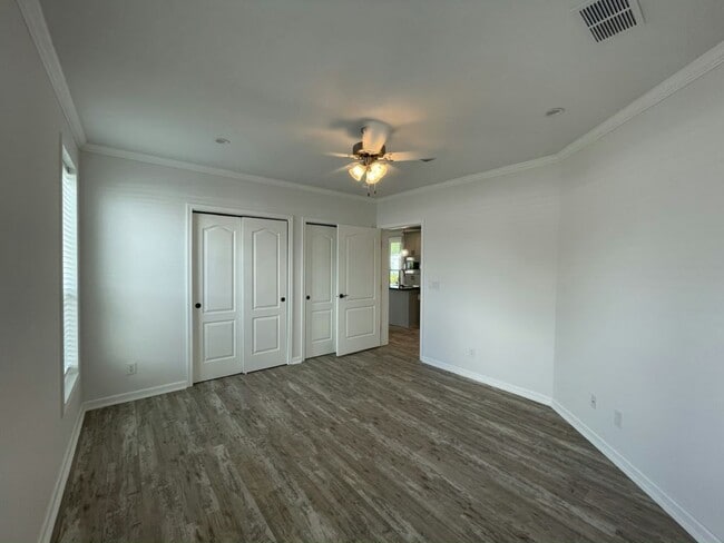 Building Photo - 960 Zacapa Ave