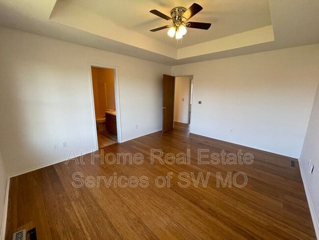 Building Photo - 5543 S Walnut Hill Ave