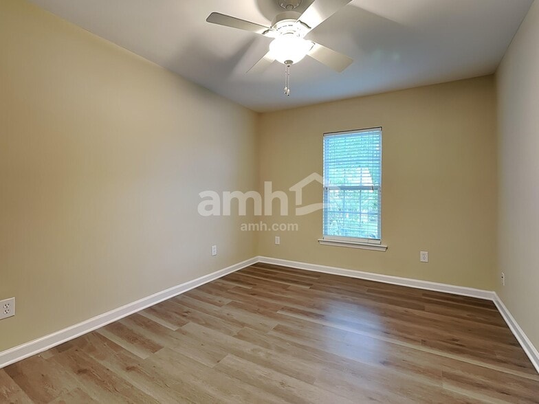 Building Photo - 236 Ber Creek Dr