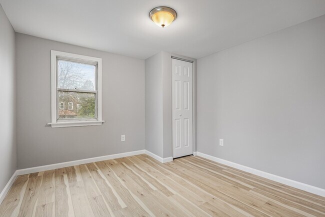 Building Photo - 1620 Kings Hwy