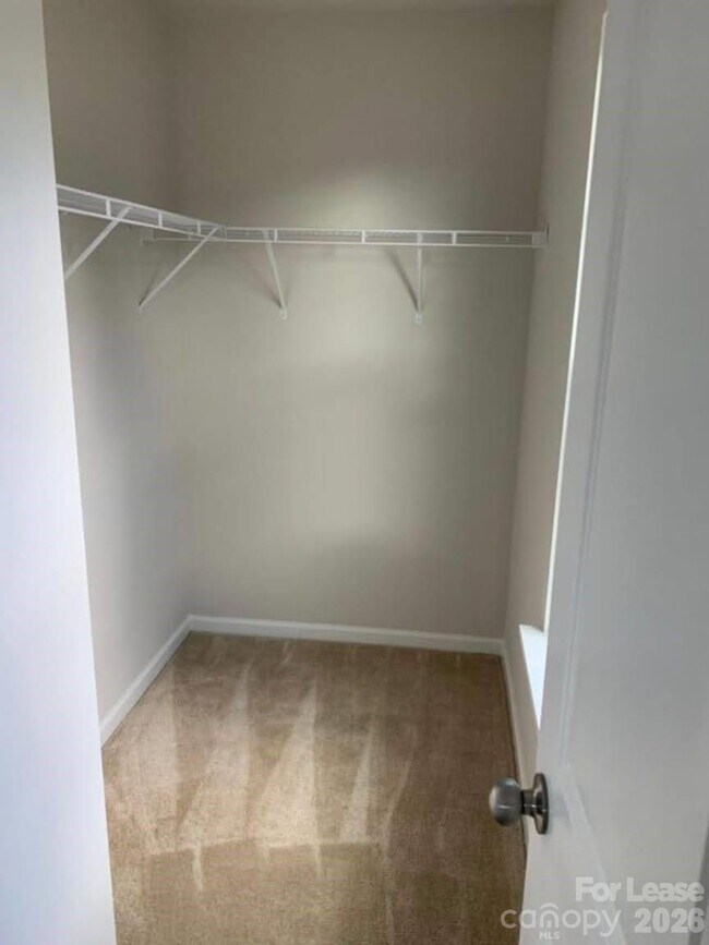 Building Photo - 9303 Grand Valley Dr