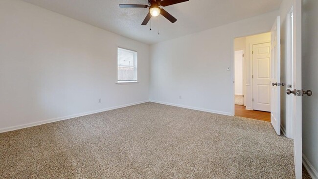 Building Photo - 1604 SE Jarman Ave