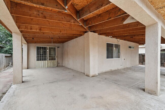 Building Photo - 6505 Evesham Rd NW