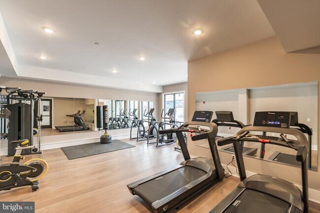 Building Photo - 813 N Broad St