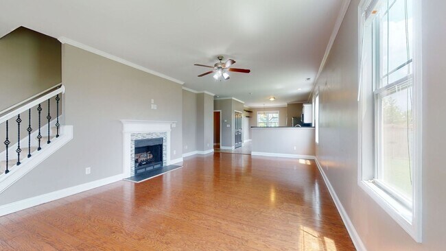 Building Photo - 4 Bedroom Home in Carolina Plantations!