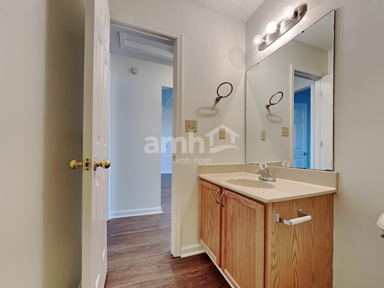 Building Photo - 1114 Green Fern Cv