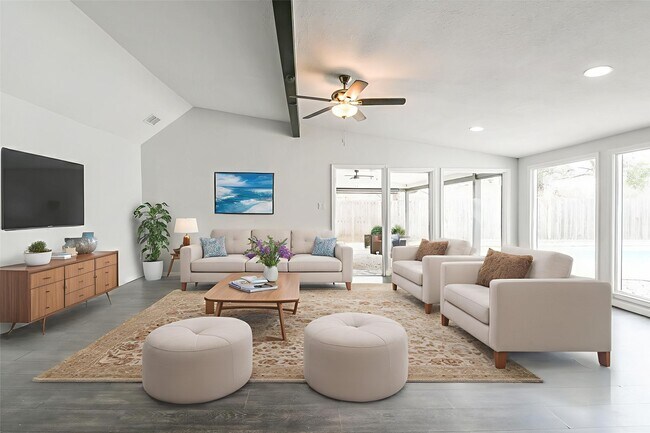 Building Photo - 6002 Greenmont Dr