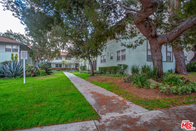 Building Photo - 3616 Kalsman Dr