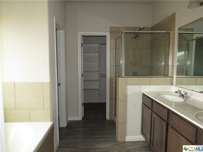 Building Photo - 6609 Catherine Dr