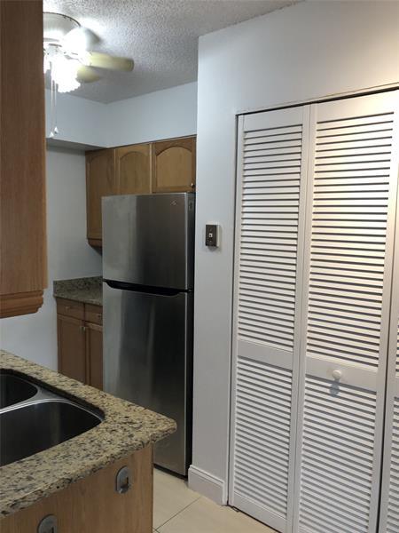 Building Photo - 9800 NW 16th Ct