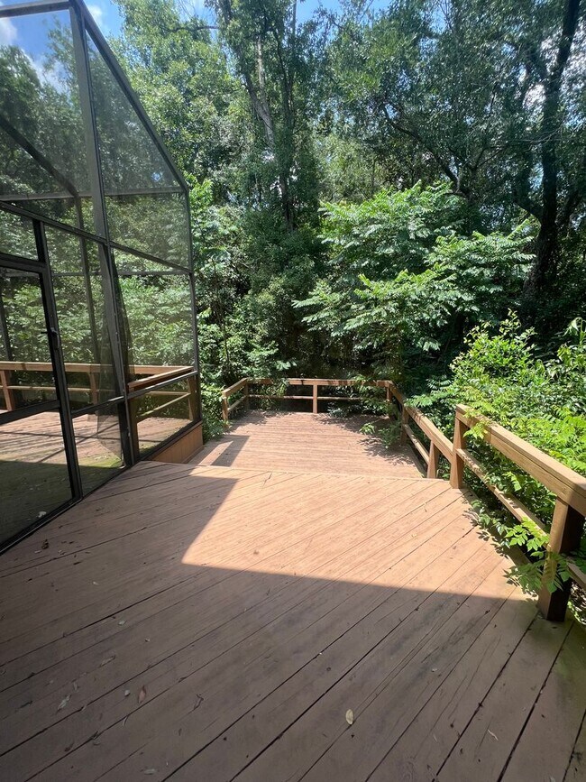 Building Photo - Spacious 4-Bedroom Pool Home in Desirable Winter Springs!