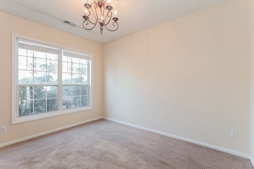 Building Photo - 7069 Silver Bend Pl SE