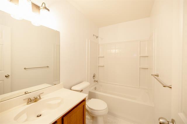 Building Photo - 1857 Shasta View Dr