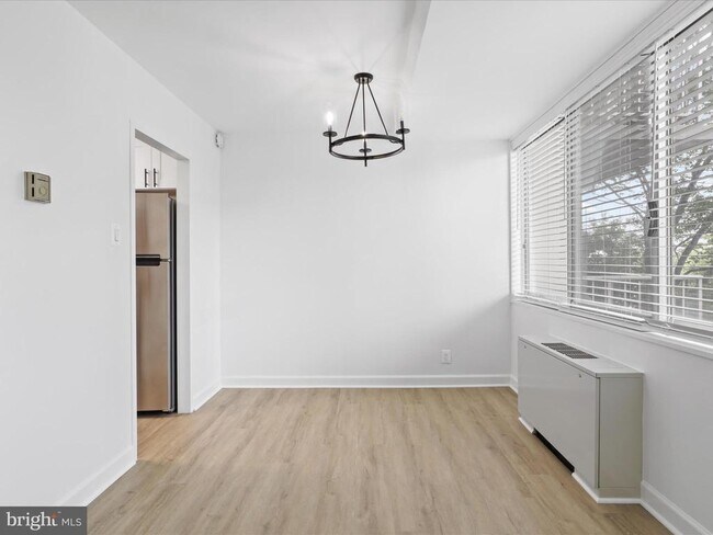 Building Photo - 301 N Beauregard St