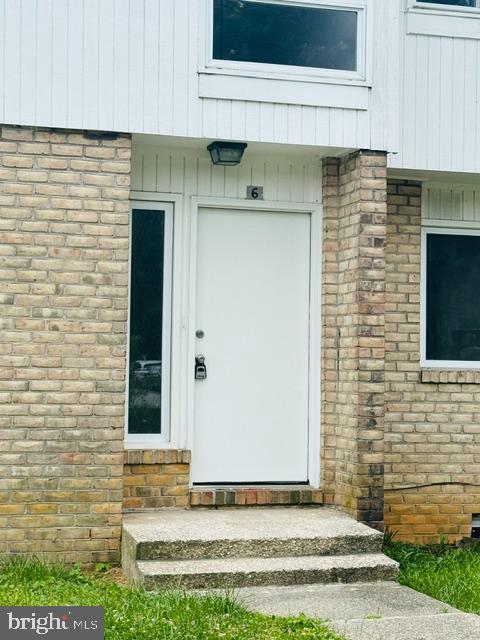 Building Photo - 6 Ojibway Rd