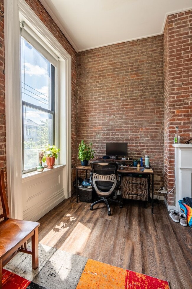 Building Photo - Spacious 2 Bedroom/2 Bath in Lawrenceville