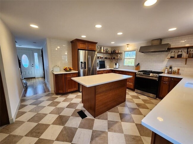 Building Photo - 275 S Pierce Rd