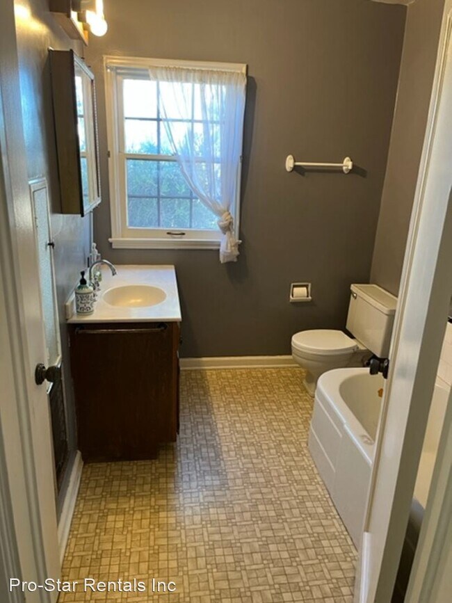 Building Photo - 2 br, 2 bath House - 19113 Grangeville Blvd.