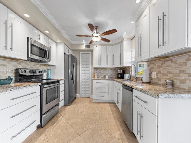 Building Photo - 40 High Point Rd