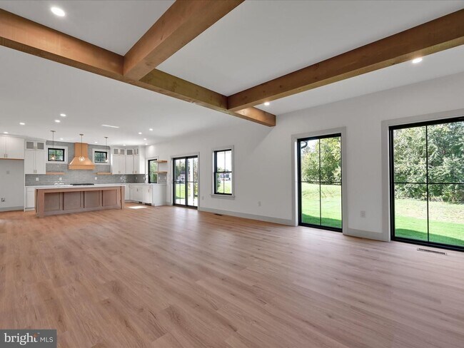 Building Photo - 4 Bed 3.5 Bath Brand New Custom Home in East Petersburg