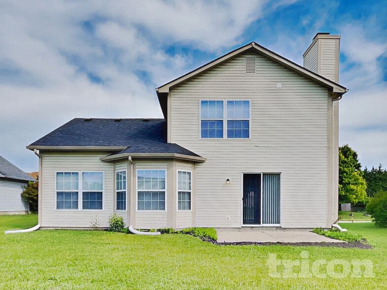 Building Photo - 10229 Park Valley Dr