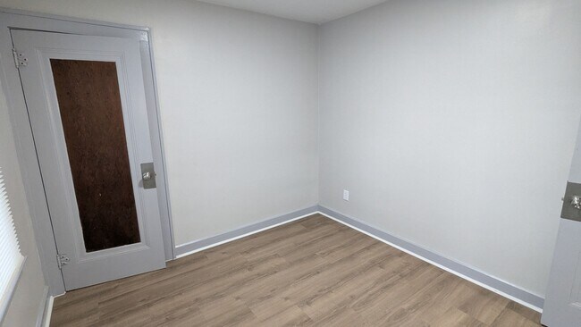 Building Photo - Charming 3 bedroom/1 bath home in the heart of Akron!