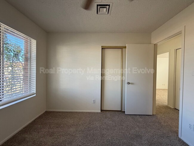 Building Photo - 6437 W Sierra St