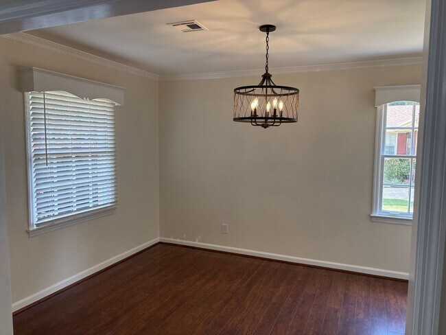 Building Photo - 3920 Meredith Dr