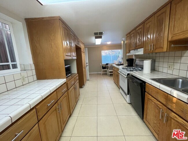 Building Photo - 1516 Talmadge St