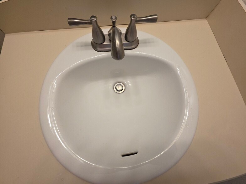 Building Photo - 1601 Big Tree Rd