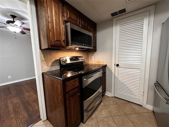 Building Photo - 6451 Oriole Dr