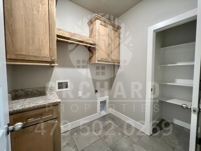 Building Photo - Siloam Springs- Single-Family Home- Popular Cedarwood Plan