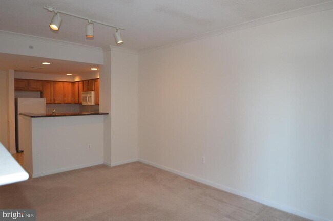 Building Photo - 4490 Market Commons Dr