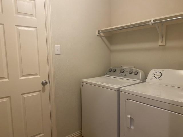 Building Photo - 2712 Lake Ridge Dr