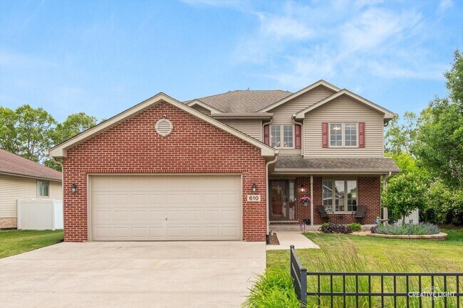 Building Photo - 610 High Grove Dr
