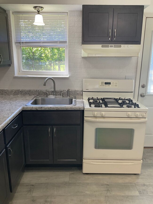 Building Photo - 20 Kingman Ct